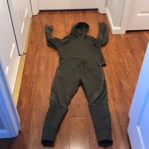 Great condition, wear it only once